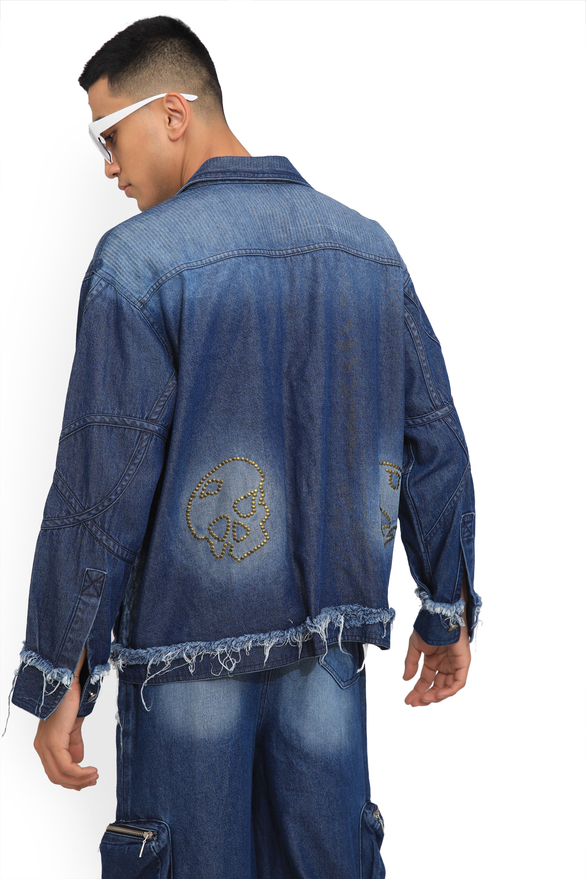 Decorated jean jacket with pins and buttons. | Pins on denim jacket, Jacket  outfits, Light denim jacket